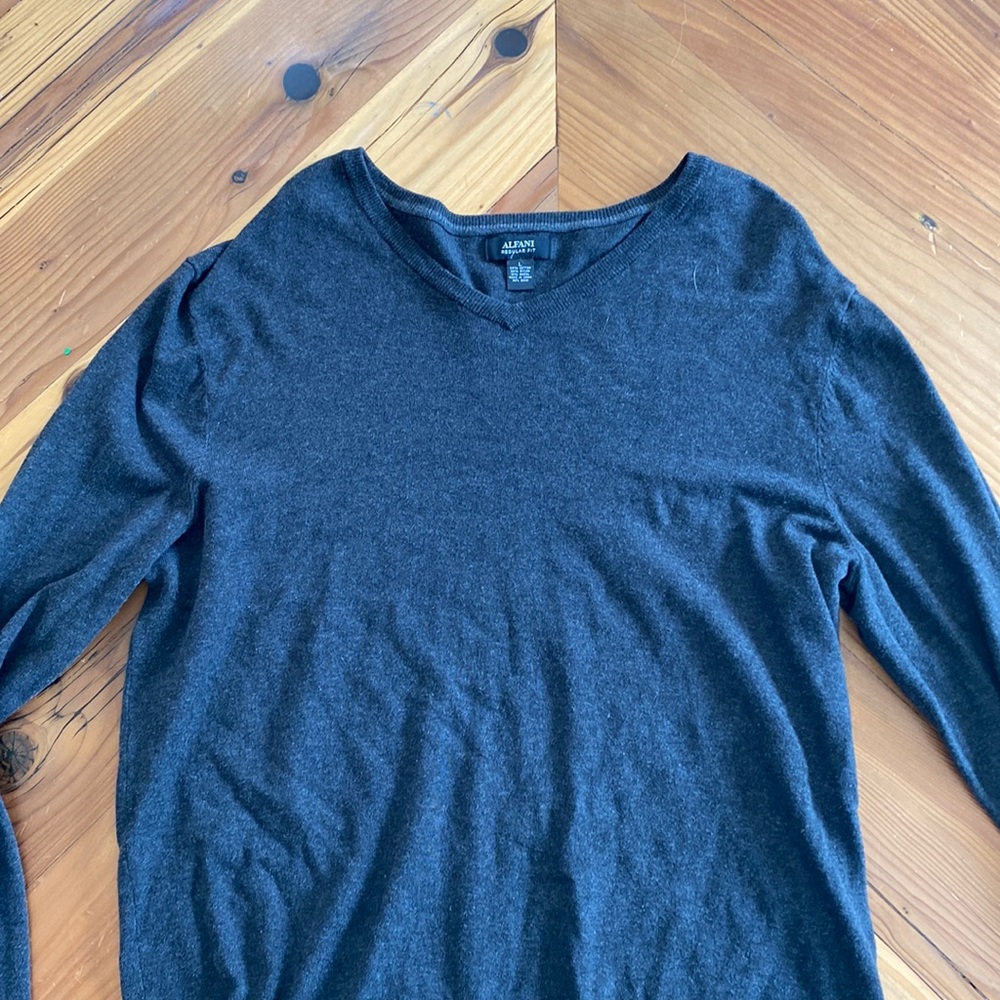 Alfani v neck sweater